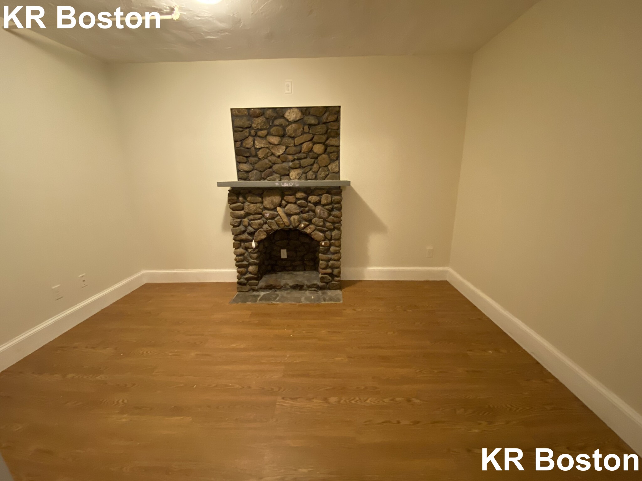 33 Lancaster Ter, Washington Square