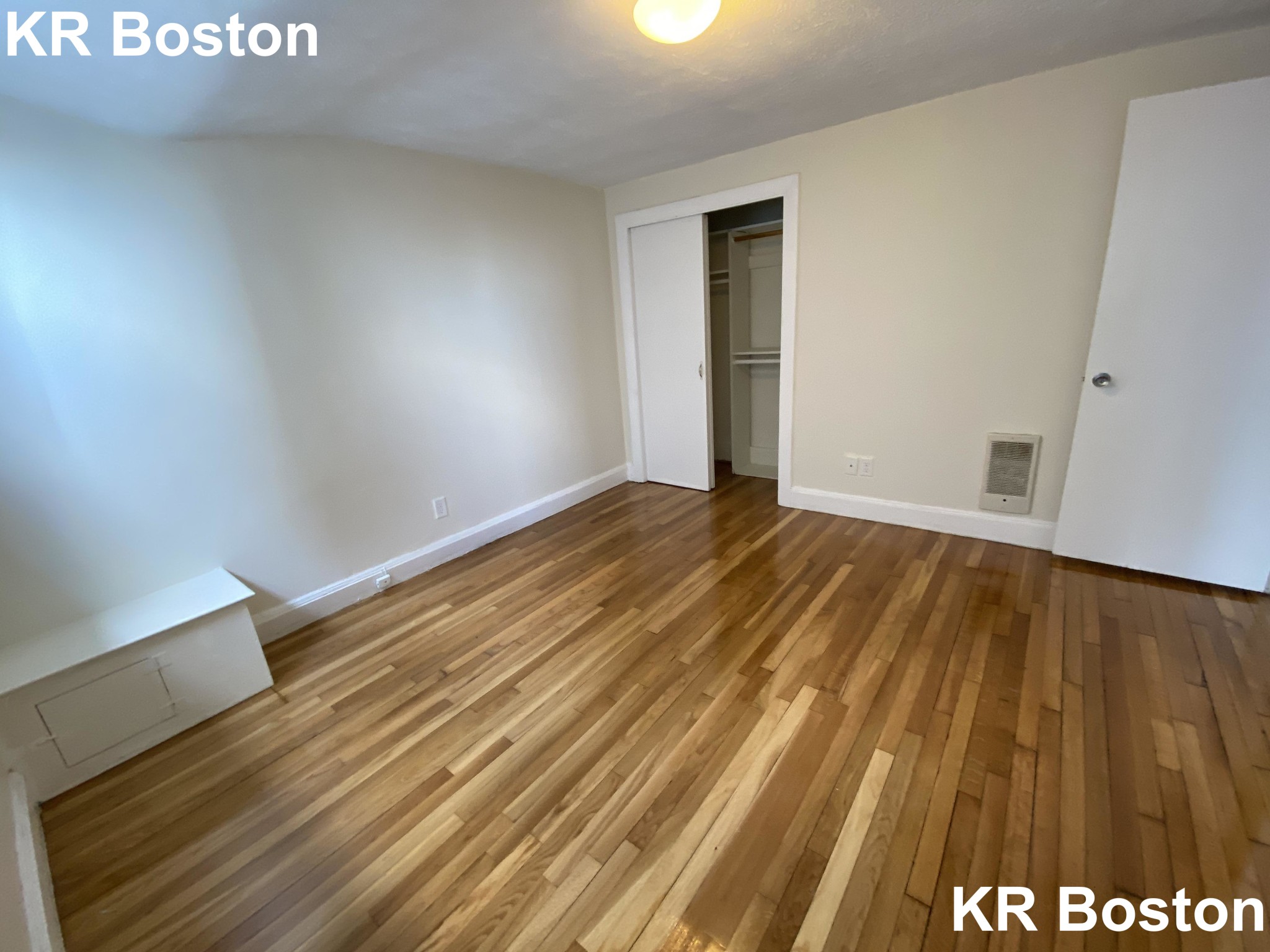 33 Lancaster Ter, Washington Square