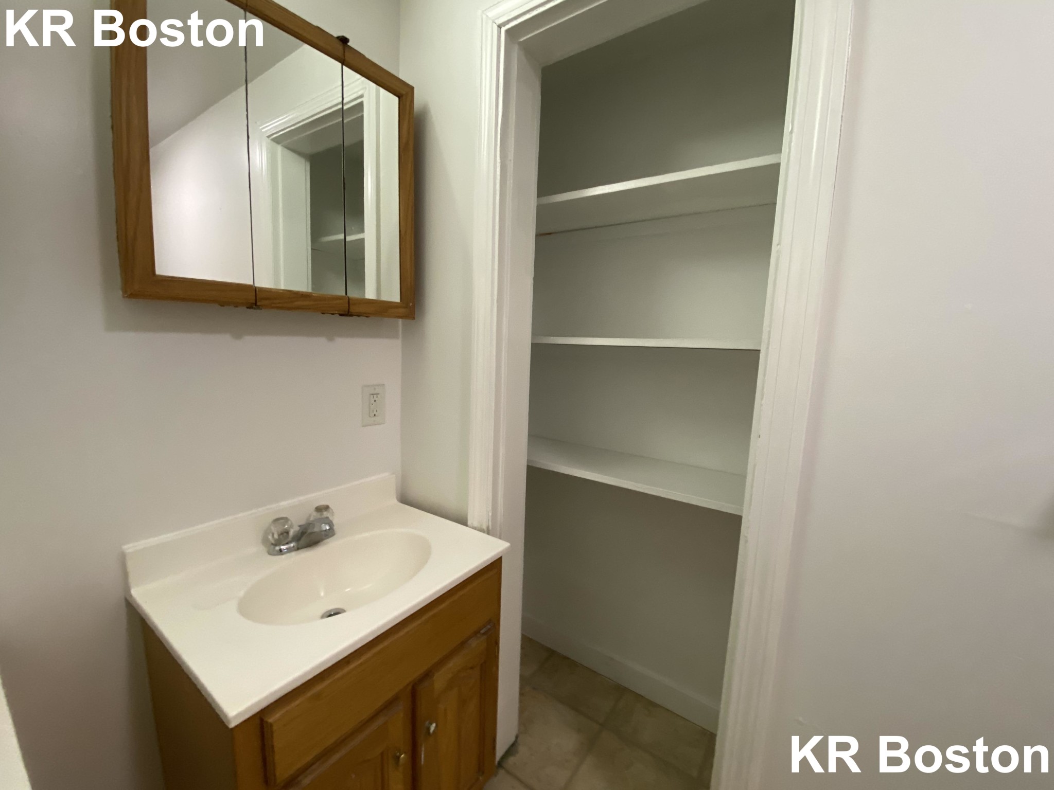 33 Lancaster Ter, Washington Square