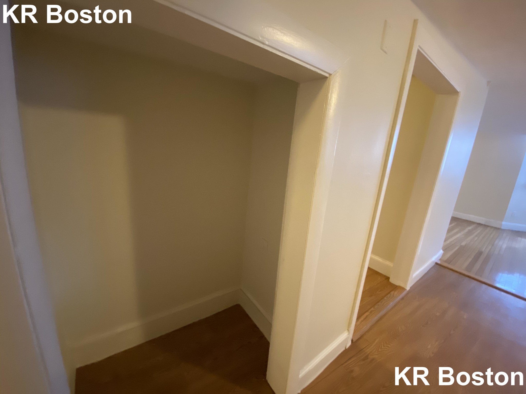 33 Lancaster Ter, Washington Square