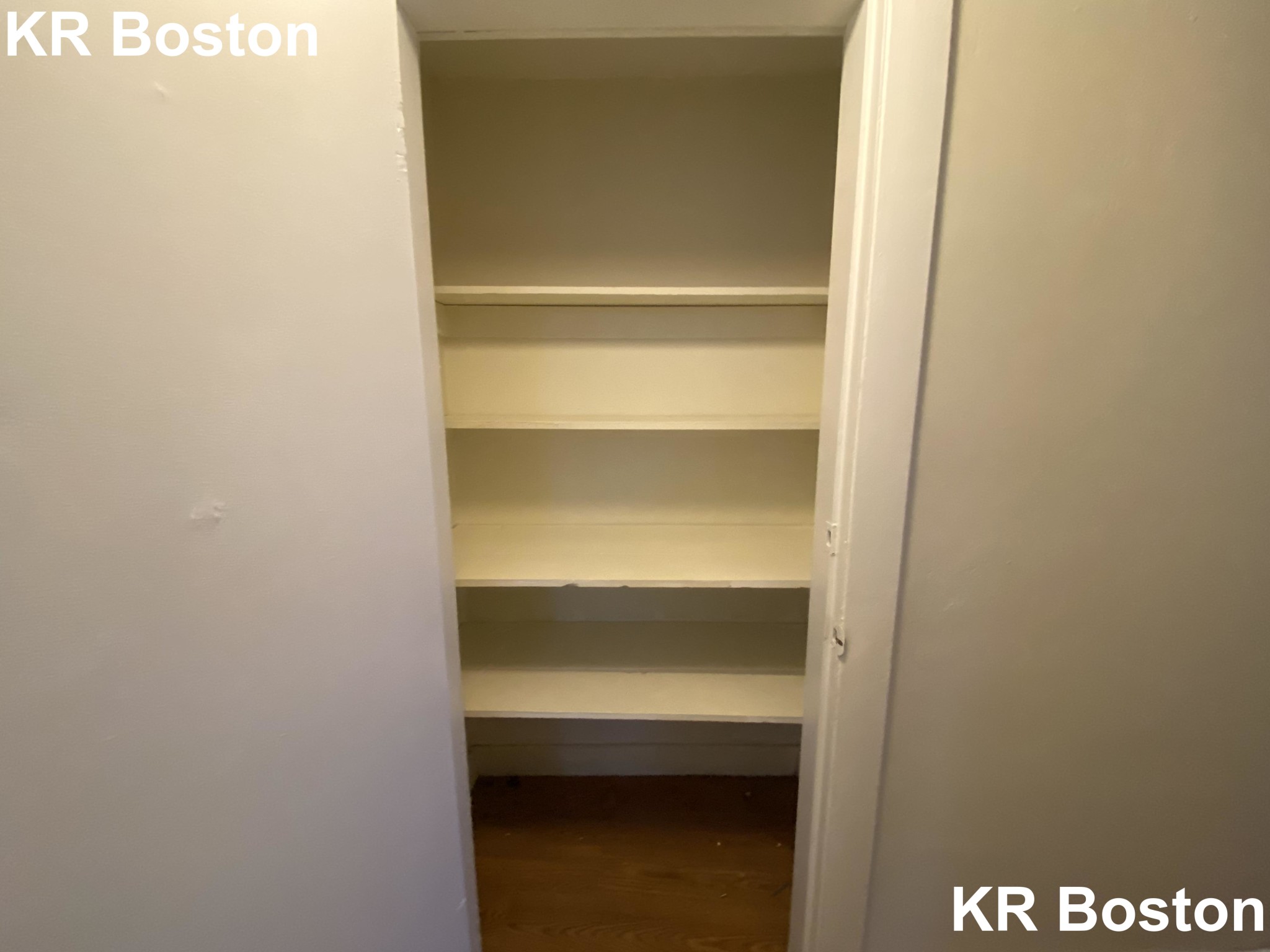 33 Lancaster Ter, Washington Square