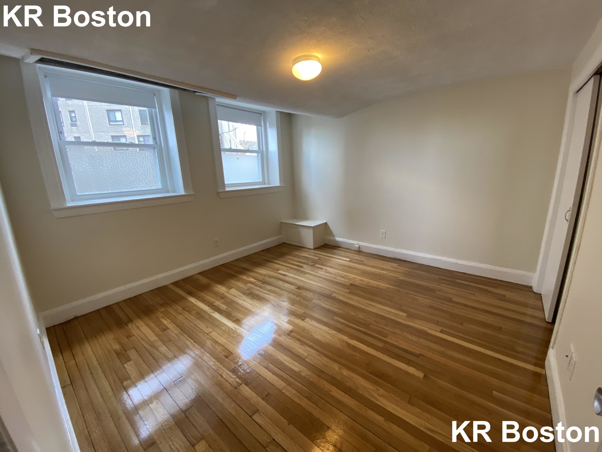 33 Lancaster Ter, Washington Square