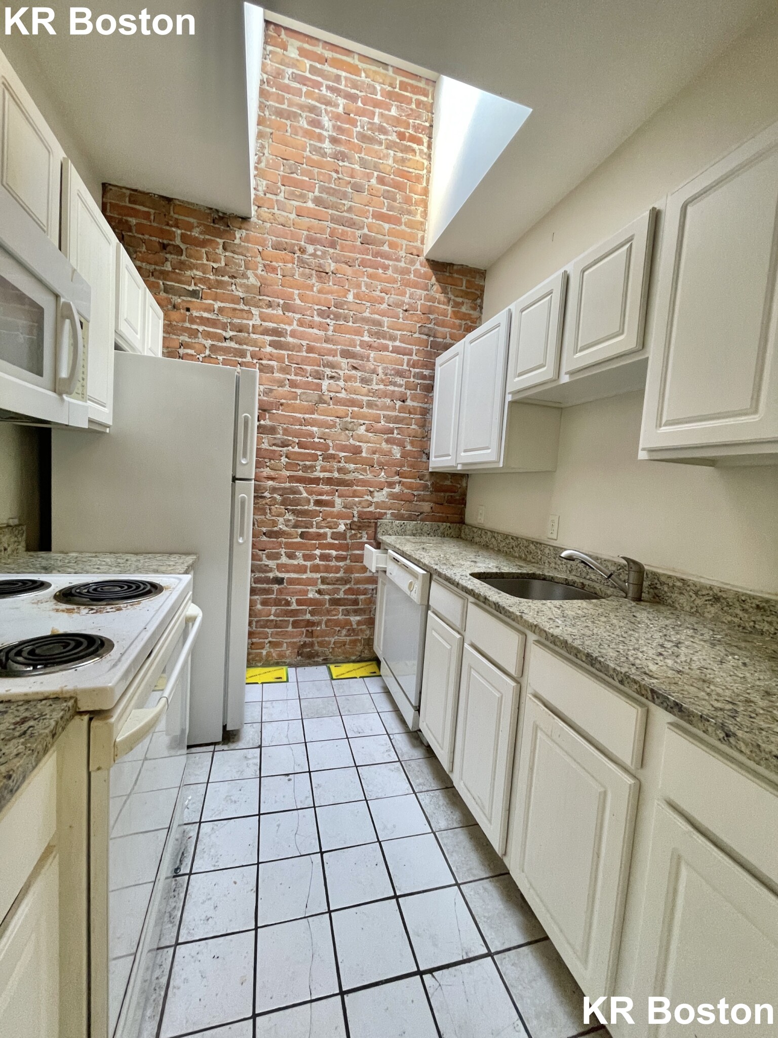 3 bed, 1 bath apartment for rent at 1130 Commonwealth Ave Unit 5, Allston — photo 6 of 120