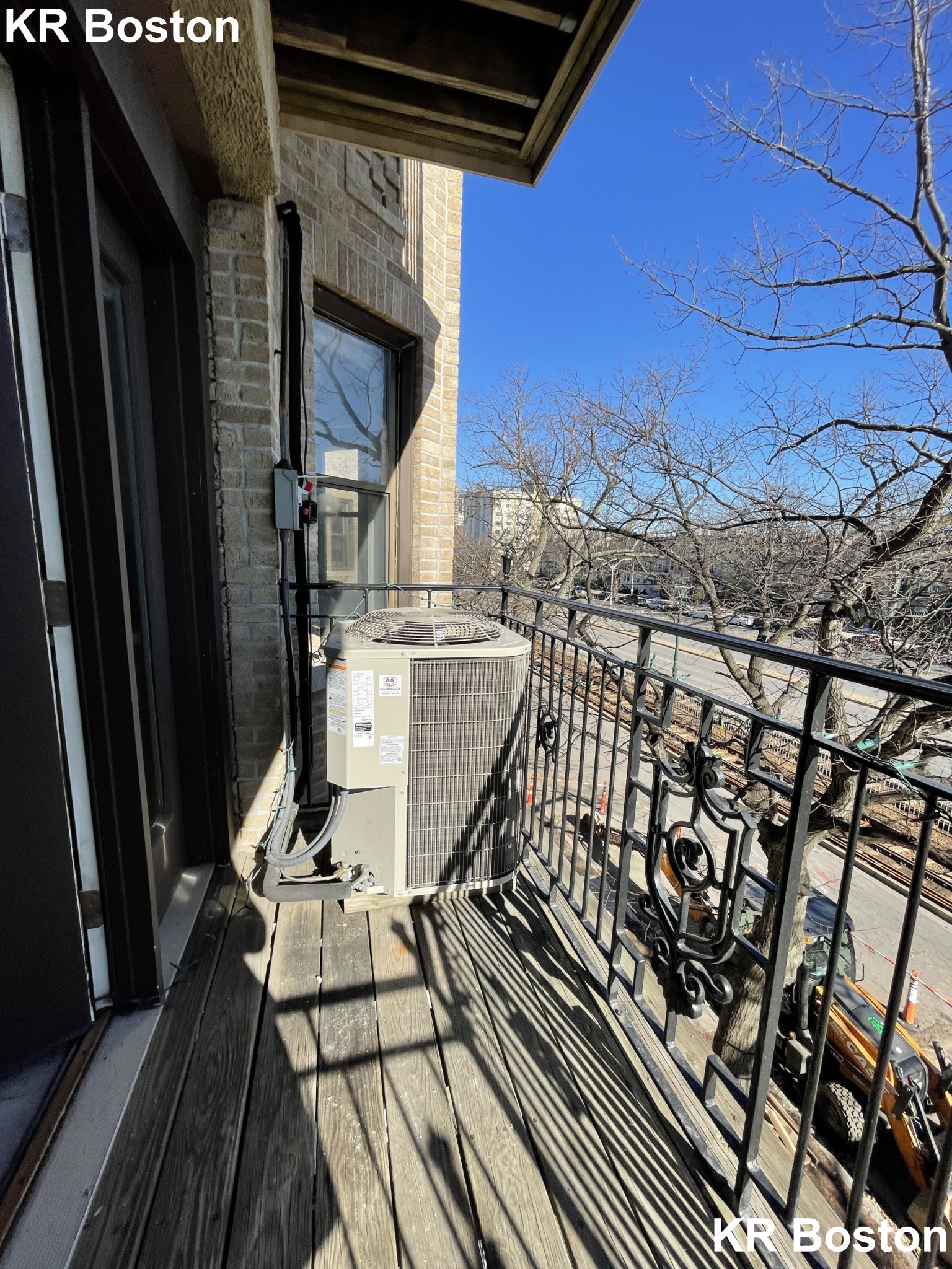 1135 Commonwealth Ave, Allston