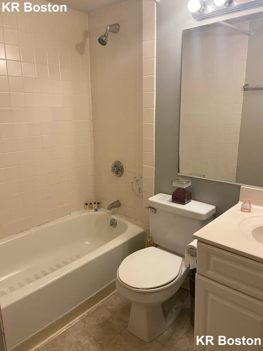 17 Garrison St, Back Bay