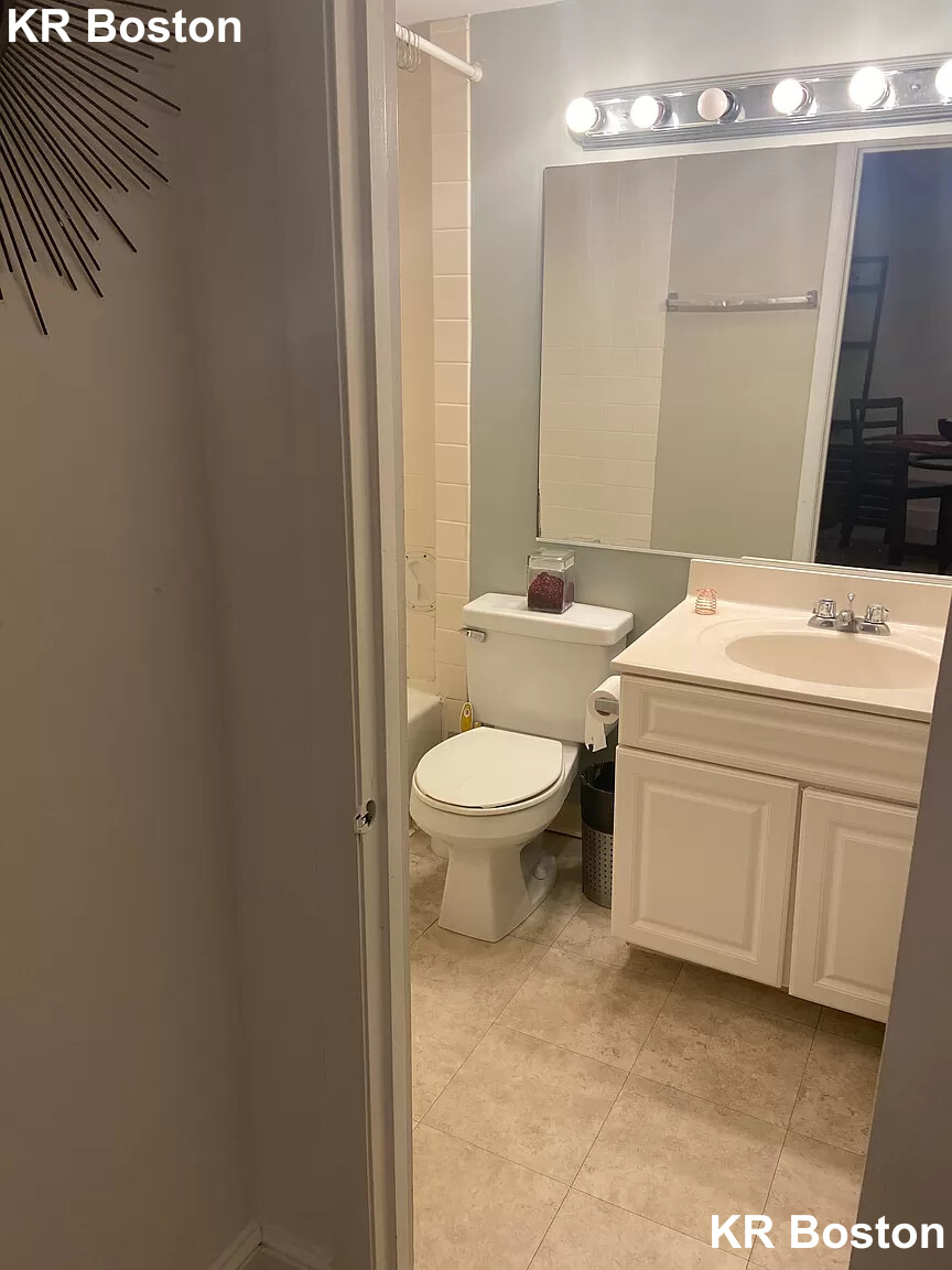 17 Garrison St, Back Bay