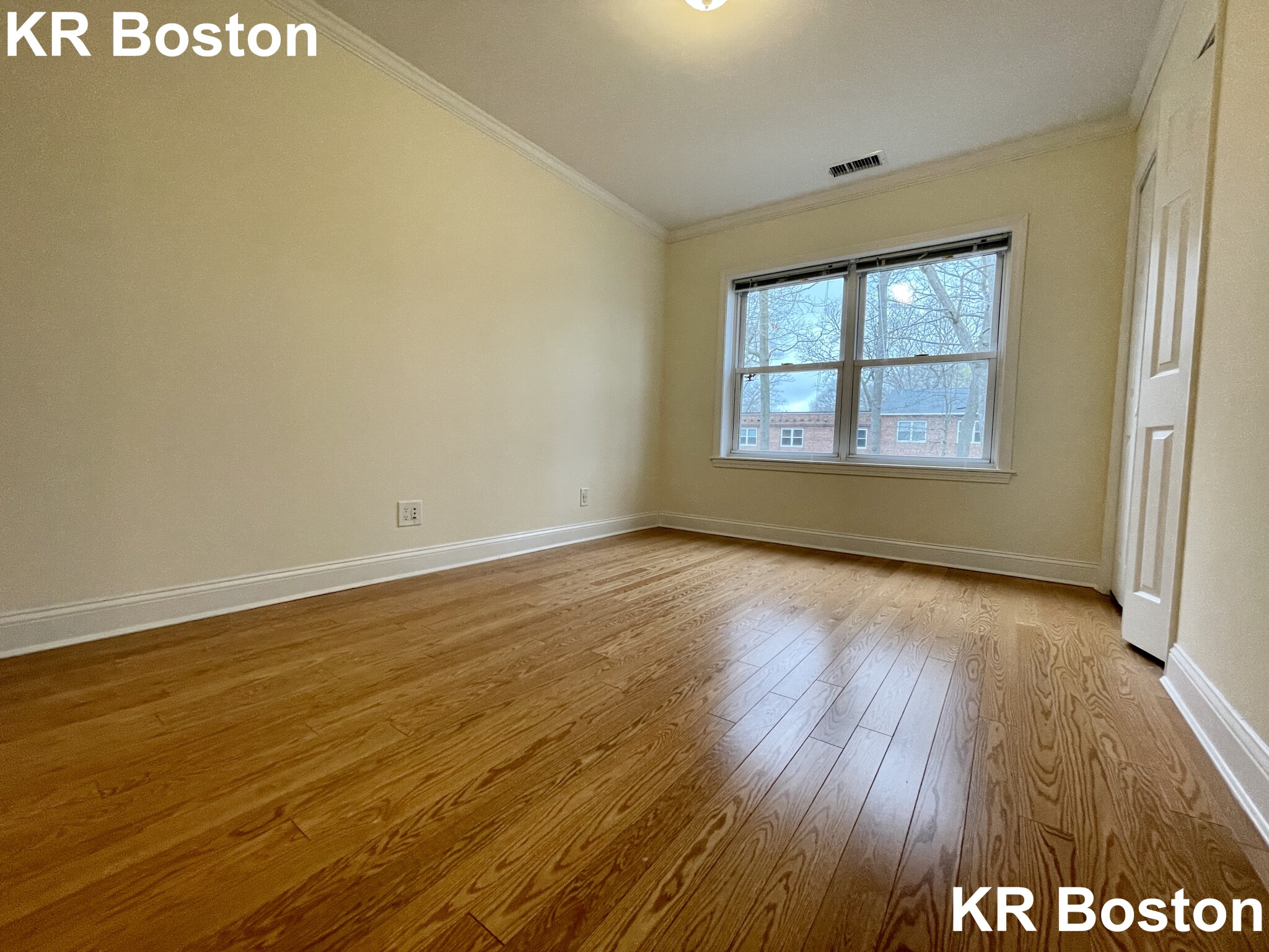 2 bed, 2.5 bath apartment for rent at 207 Independence Dr, Chestnut Hill — photo 4 of 8
