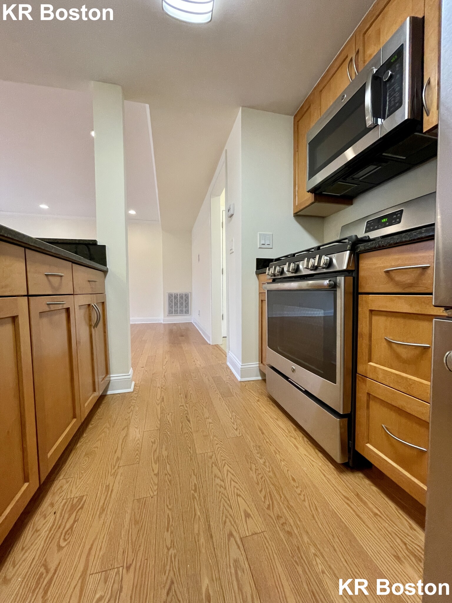 2 bed, 2.5 bath apartment for rent at 207 Independence Dr, Chestnut Hill — photo 5 of 8