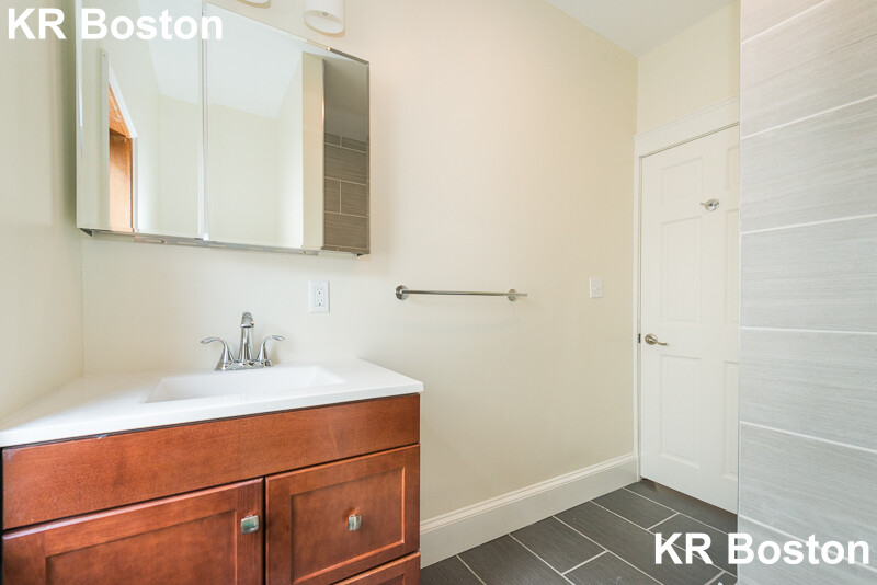3 bed, 2 bath apartment for rent at 299-301 Alewife Brook Pkwy, Somerville — photo 7 of 21