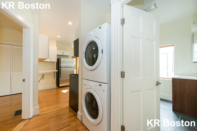 3 bed, 2 bath apartment for rent at 299-301 Alewife Brook Pkwy, Somerville — photo 8 of 21