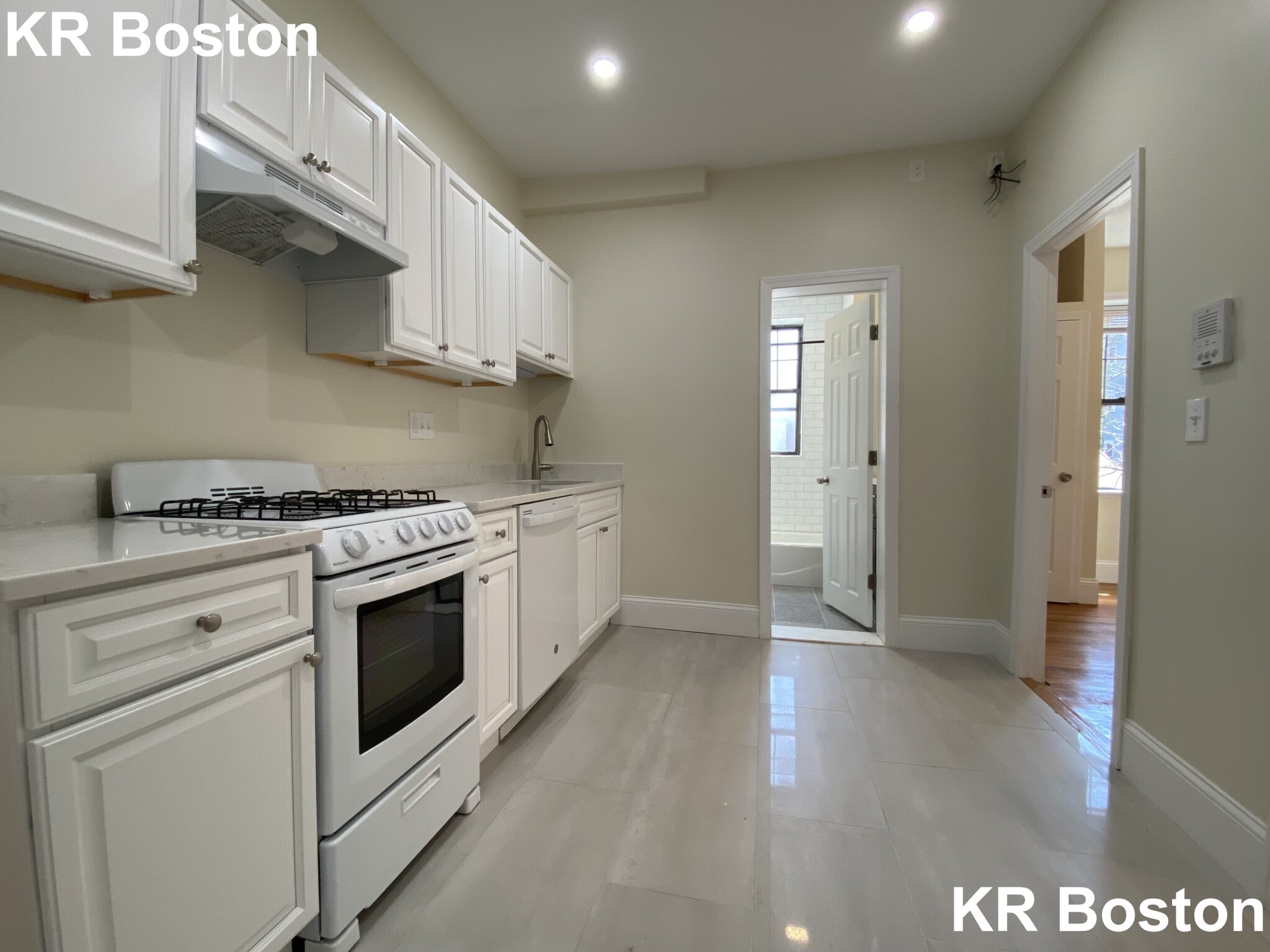 2 bed, 1 bath apartment for rent at 1412 Commonwealth Ave Unit 9, Brighton — photo 2 of 12