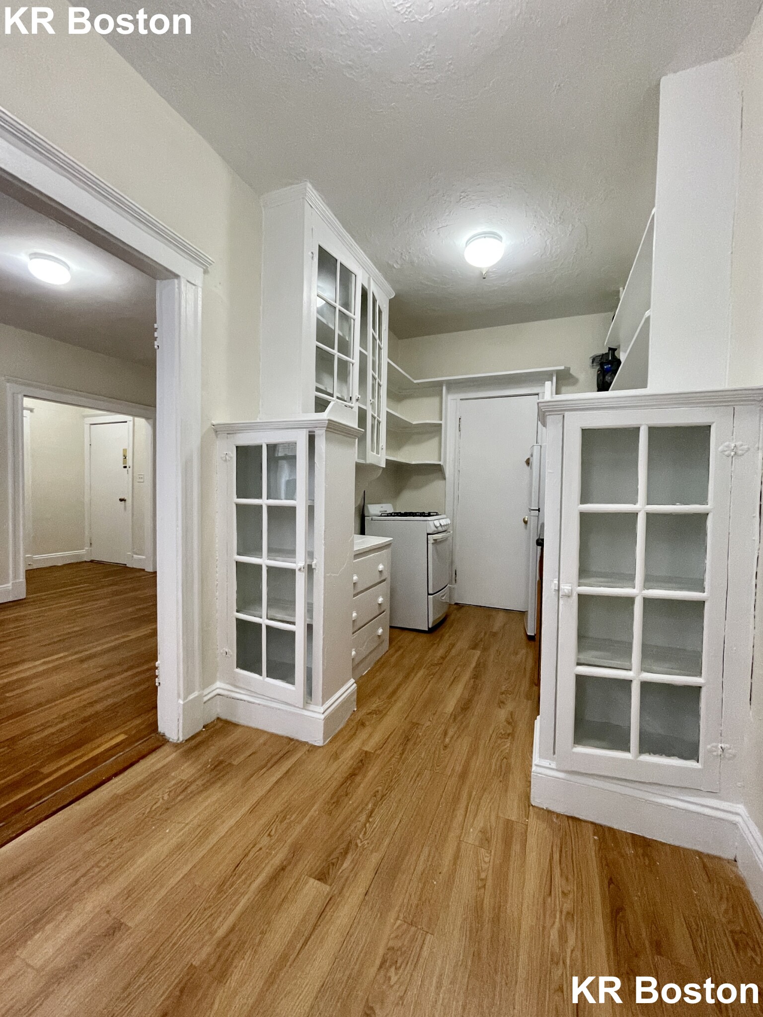 Studio bed, 1 bath apartment for rent at 1165 Boylston St Unit 2, Fenway — photo 9 of 19