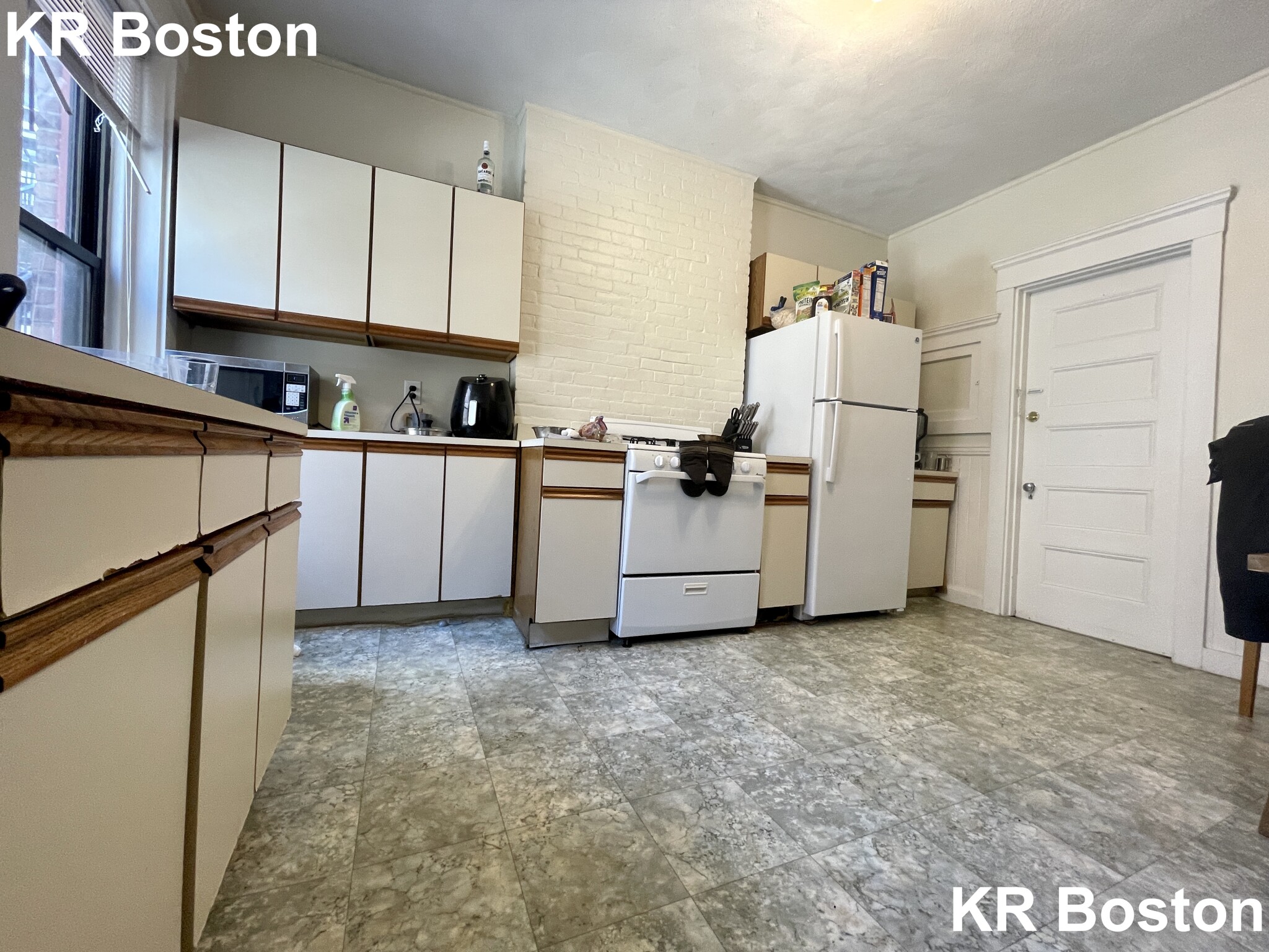 1 bed, 1 bath apartment for rent at 533 Newbury St Unit 1, Fenway — photo 14 of 50