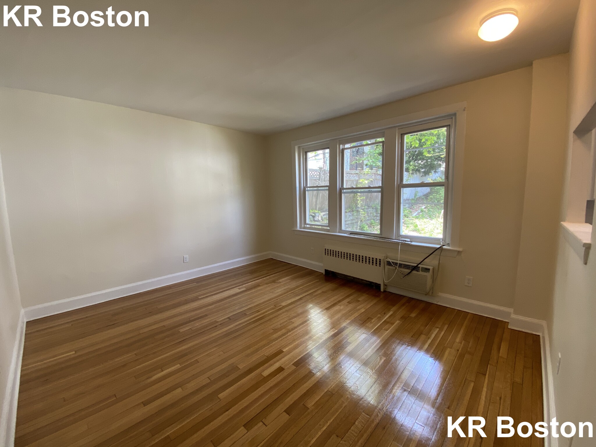 33 Lancaster Ter, Washington Square