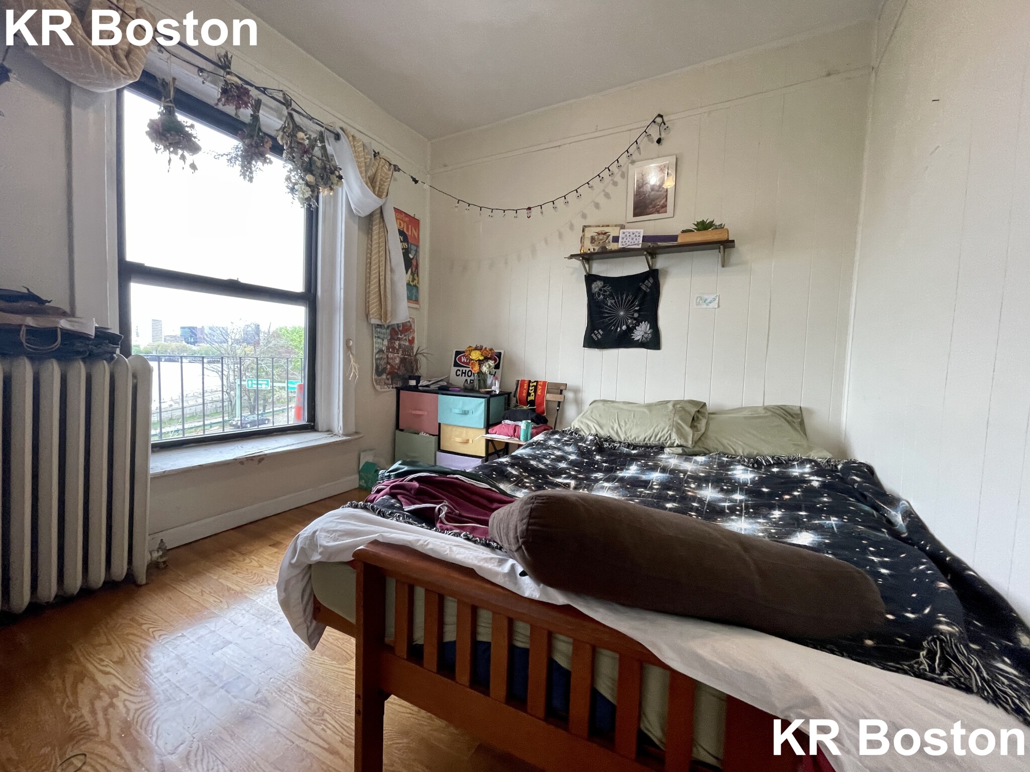 2 bed, 1 bath apartment for rent at 42 Bay State Rd Unit 3R, Fenway — photo 2 of 13