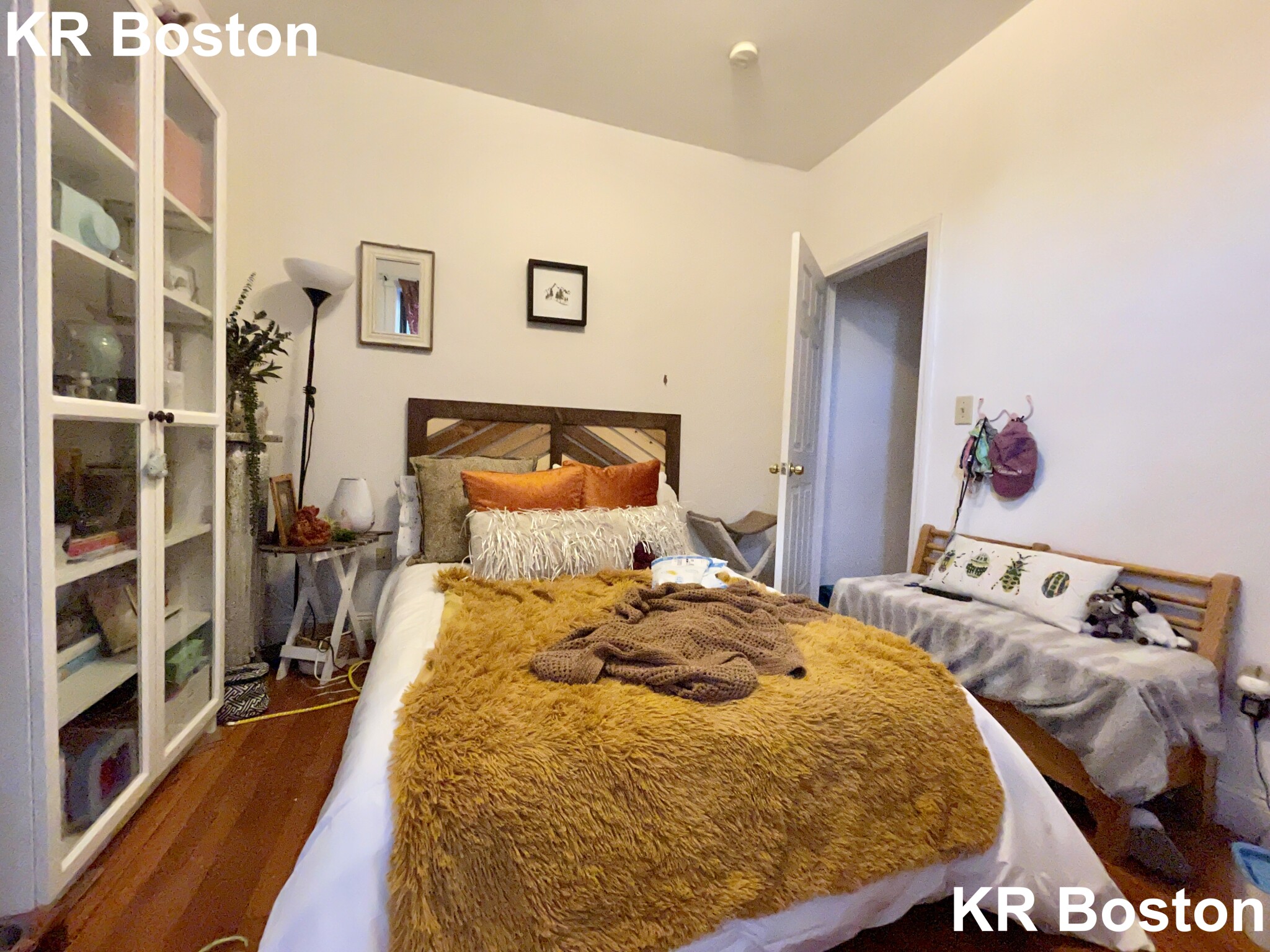 4 bed, 2.5 bath apartment for rent at 33 Egremont Rd Unit 2, Brighton — photo 11 of 29