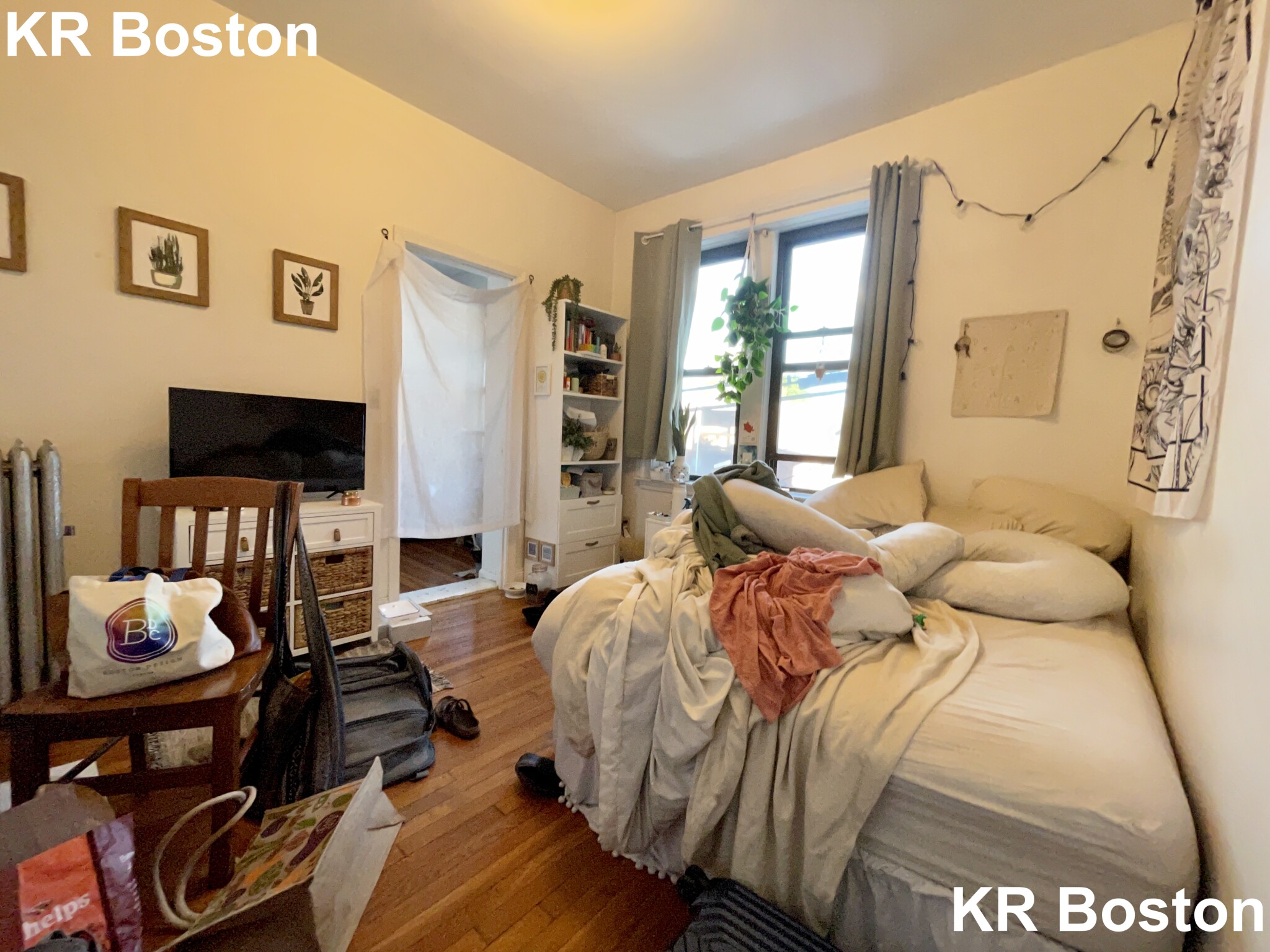 4 bed, 2.5 bath apartment for rent at 33 Egremont Rd Unit 2, Brighton — photo 2 of 29