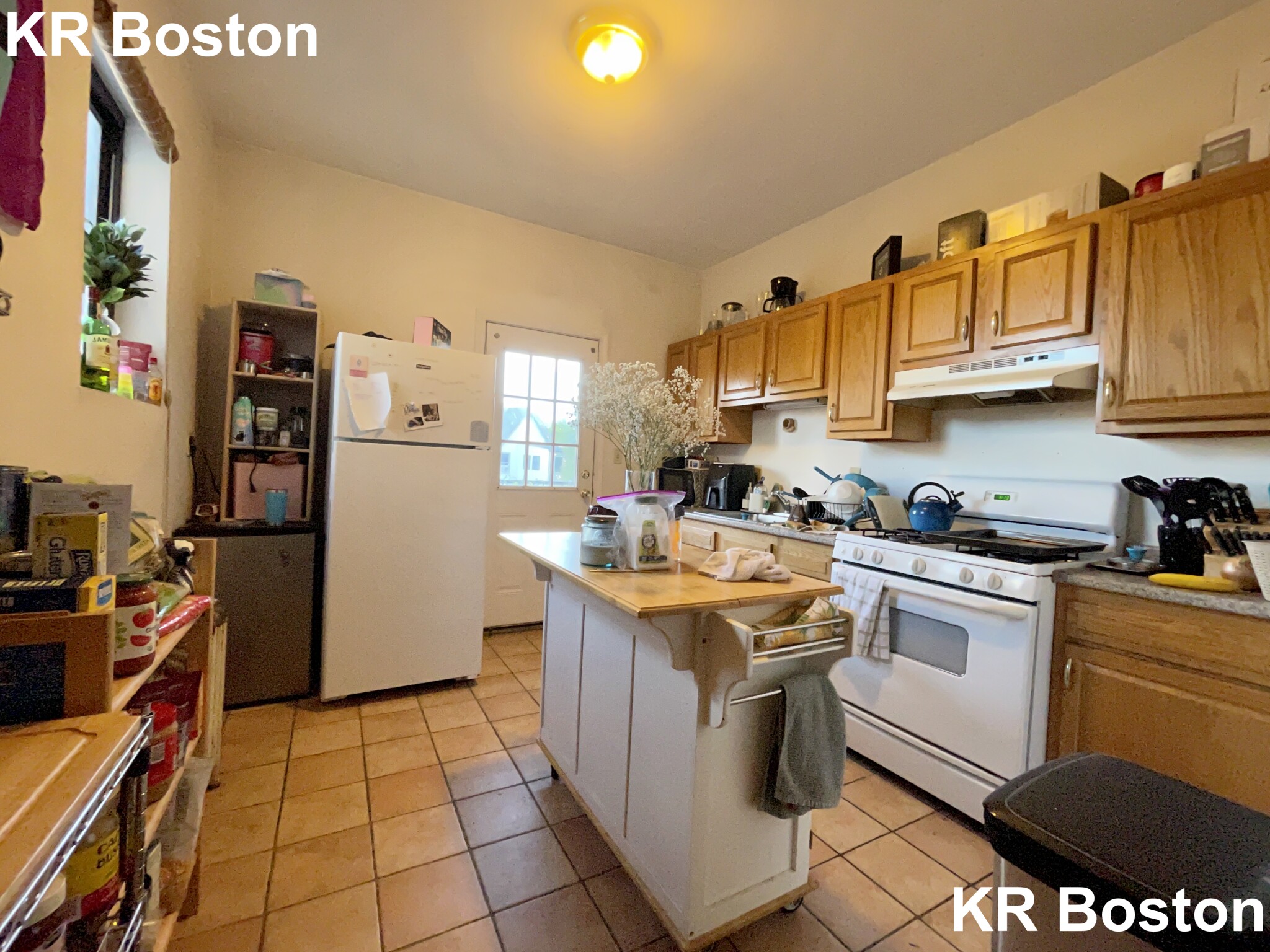 4 bed, 2.5 bath apartment for rent at 33 Egremont Rd Unit 2, Brighton — photo 15 of 29