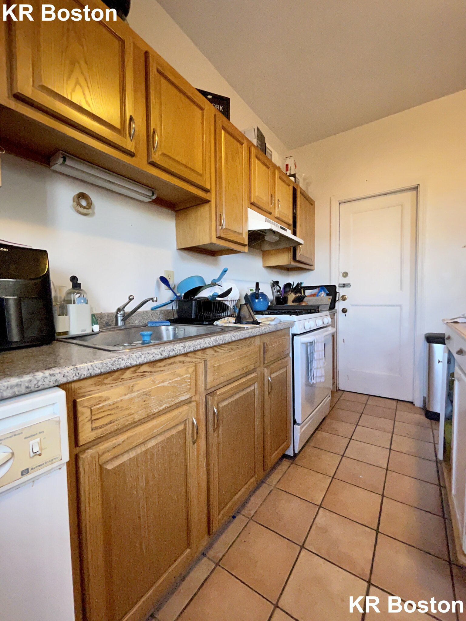4 bed, 2.5 bath apartment for rent at 33 Egremont Rd Unit 2, Brighton — photo 18 of 29