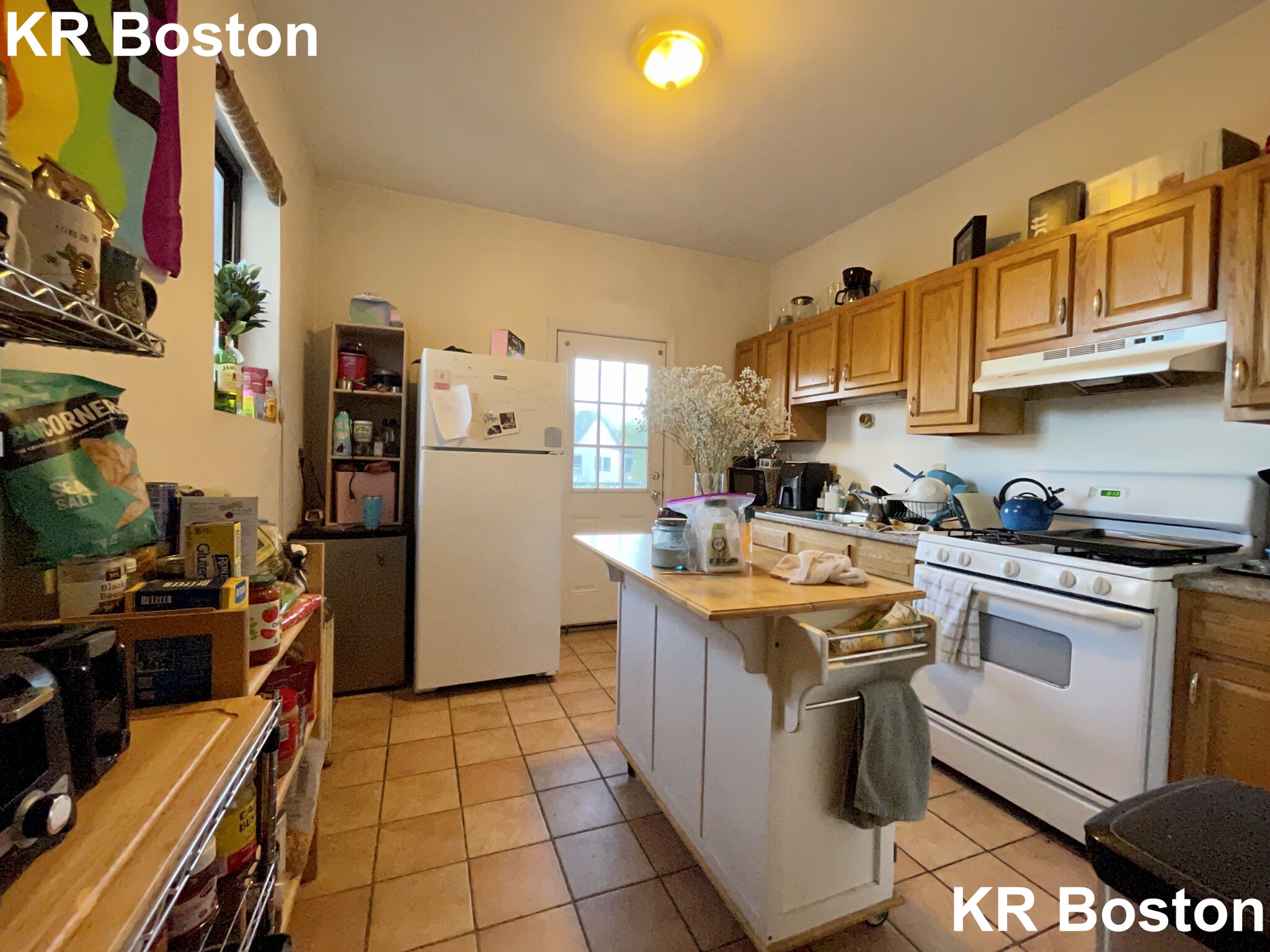 4 bed, 2.5 bath apartment for rent at 33 Egremont Rd Unit 2, Brighton — photo 5 of 29