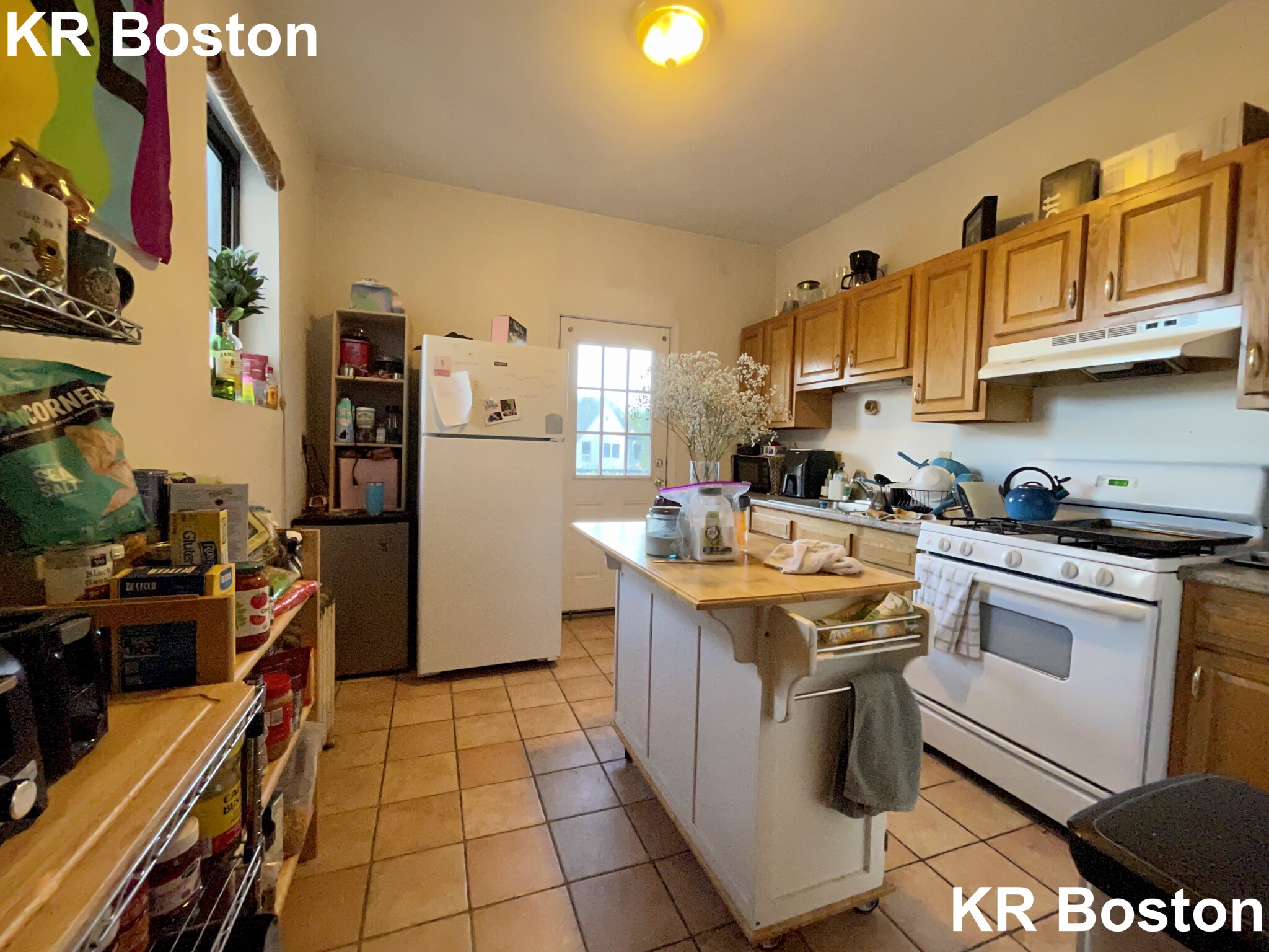 4 bed, 2.5 bath apartment for rent at 33 Egremont Rd Unit 2, Brighton — photo 19 of 29