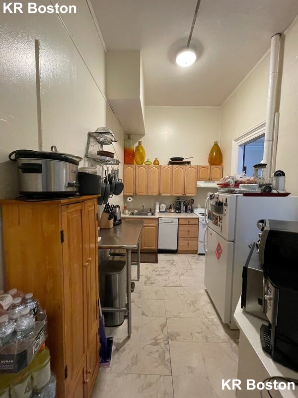 1 bed, 1 bath apartment for rent at 205 Beacon St Unit 4, Back Bay