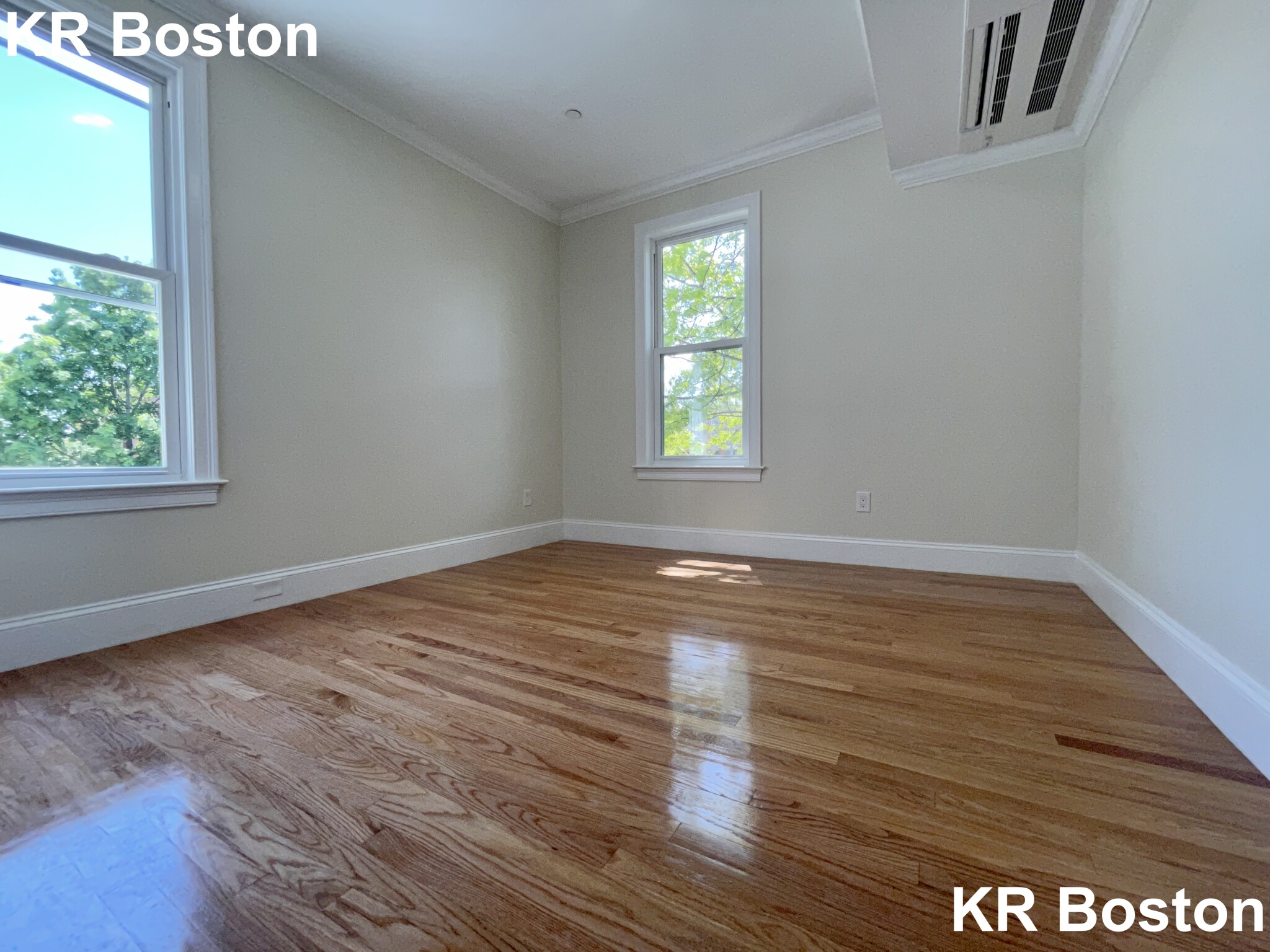 12 Harris St, Coolidge Corner