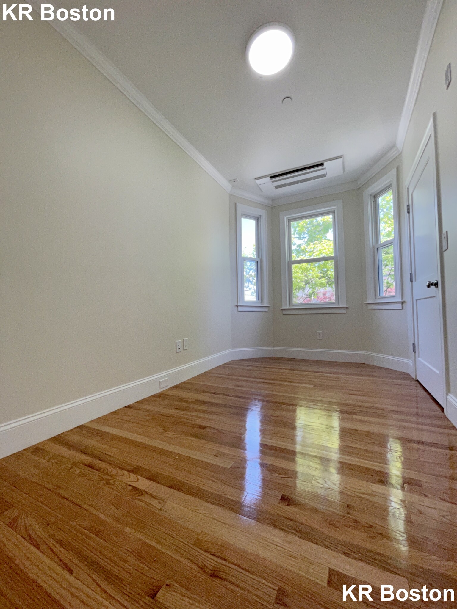 12 Harris St, Coolidge Corner