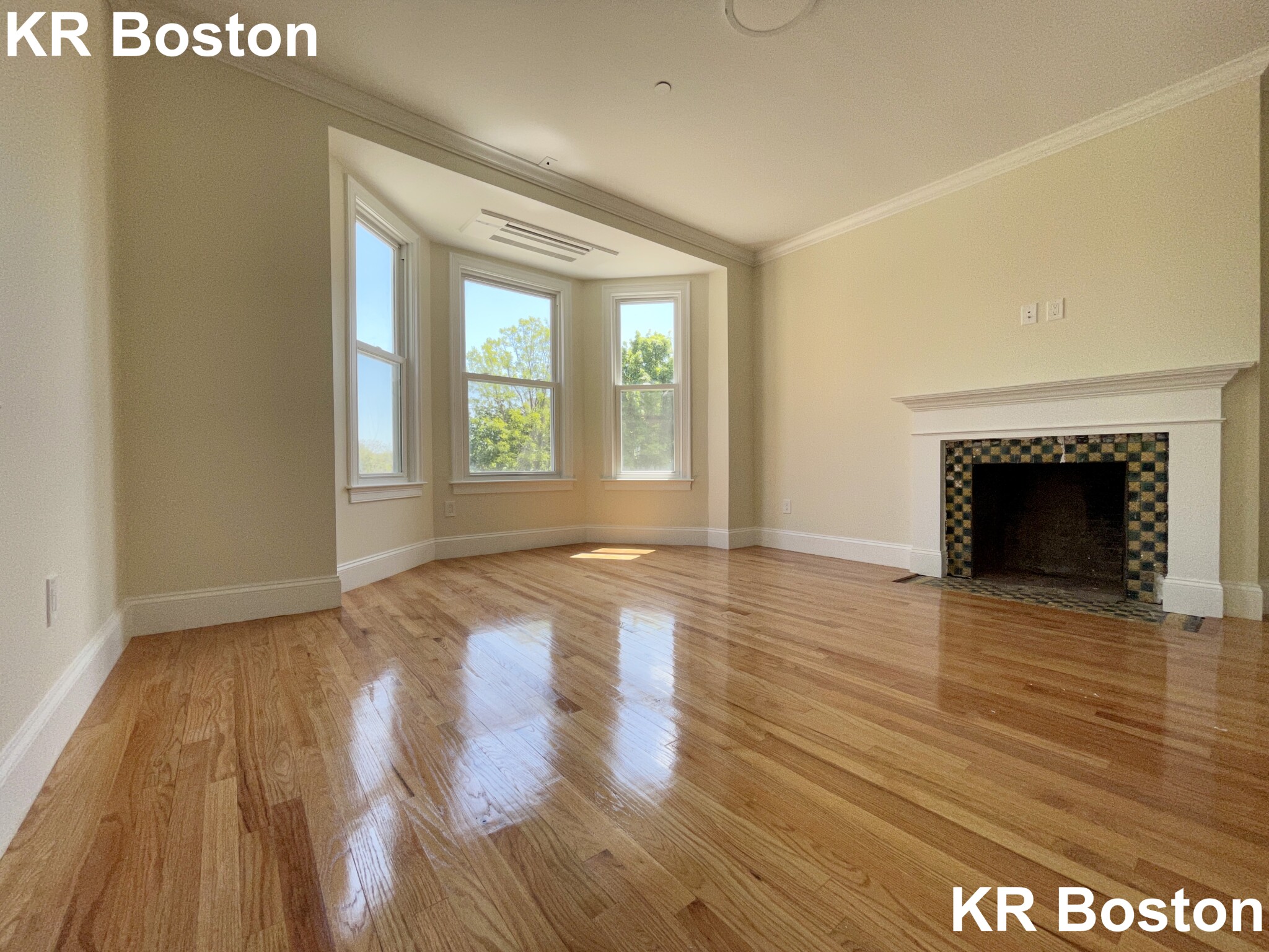 12 Harris St, Coolidge Corner