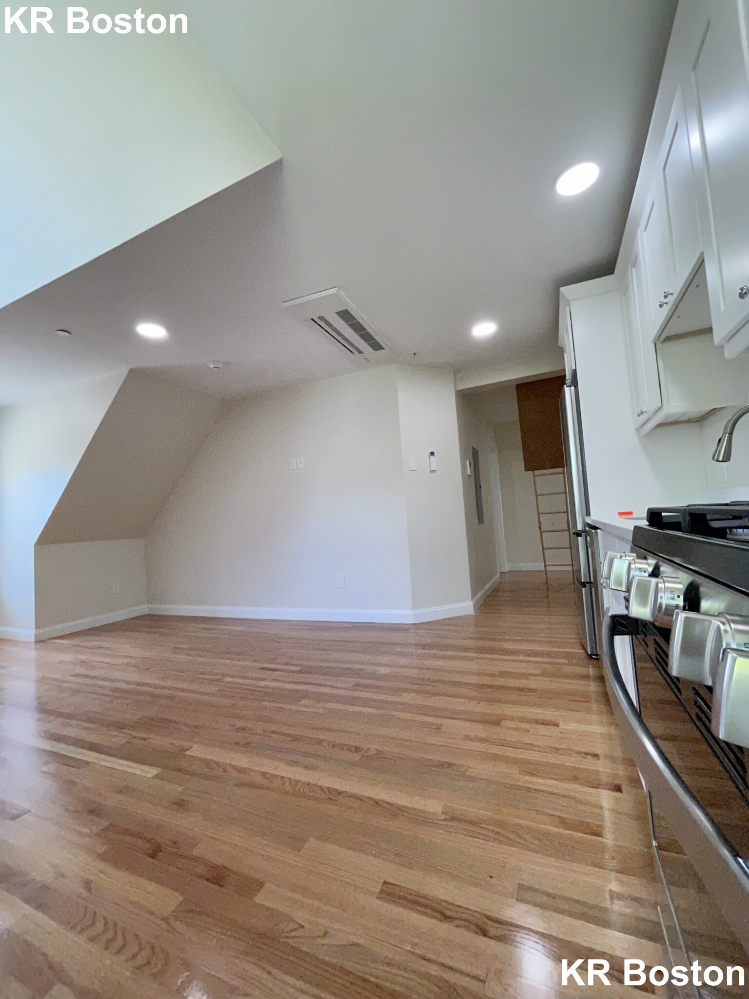 12 Harris St, Coolidge Corner