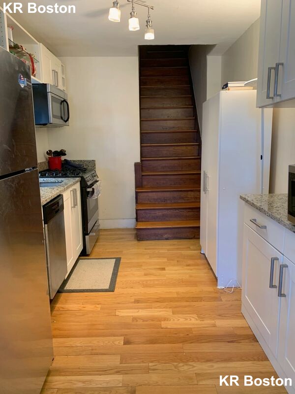 2 bed, 1 bath apartment for rent at 134 Marlborough St Unit 4, Boston