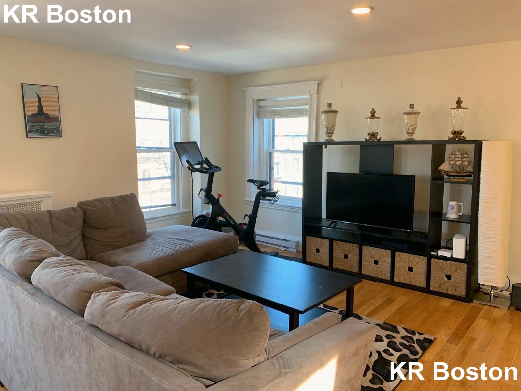 2 bed, 1 bath apartment for rent at 134 Marlborough St Unit 4, Boston — photo 7 of 11