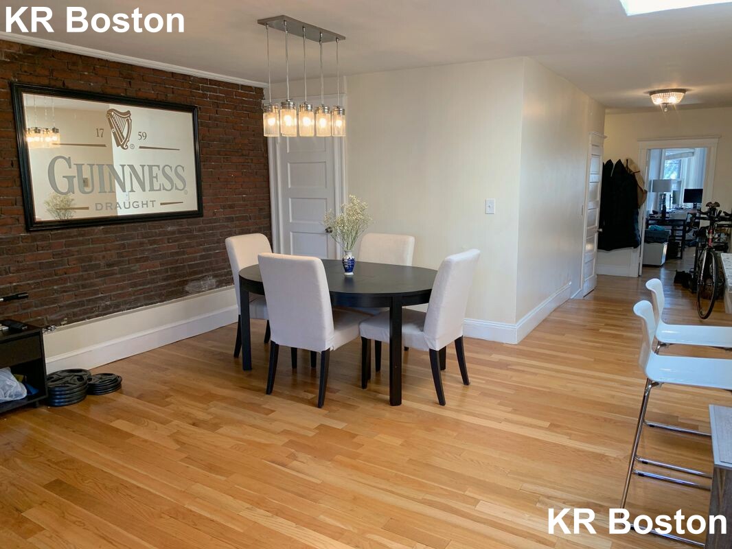 2 bed, 1 bath apartment for rent at 134 Marlborough St Unit 4, Boston — photo 9 of 11