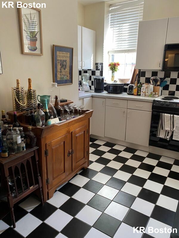 1 bed, 1 bath apartment for rent at 6 Brimmer St Unit B, Boston — photo 7 of 8