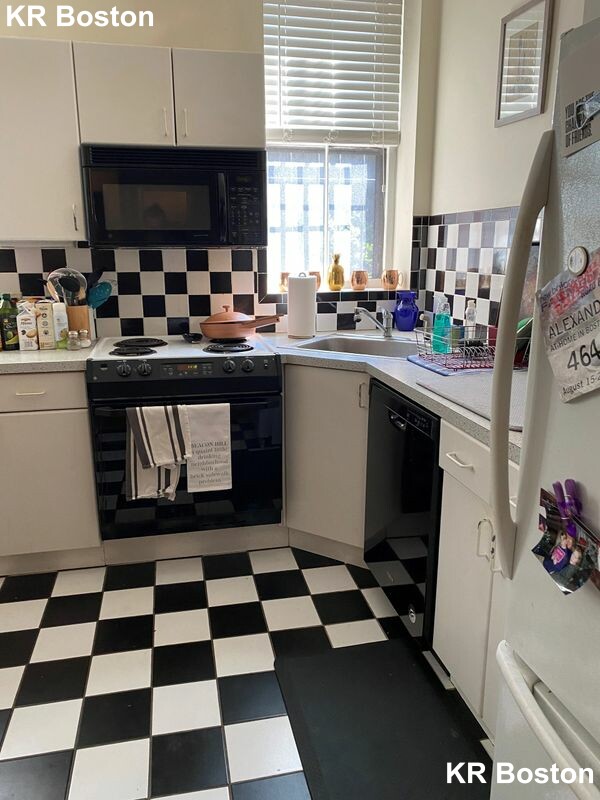 1 bed, 1 bath apartment for rent at 6 Brimmer St Unit B, Boston — photo 3 of 8