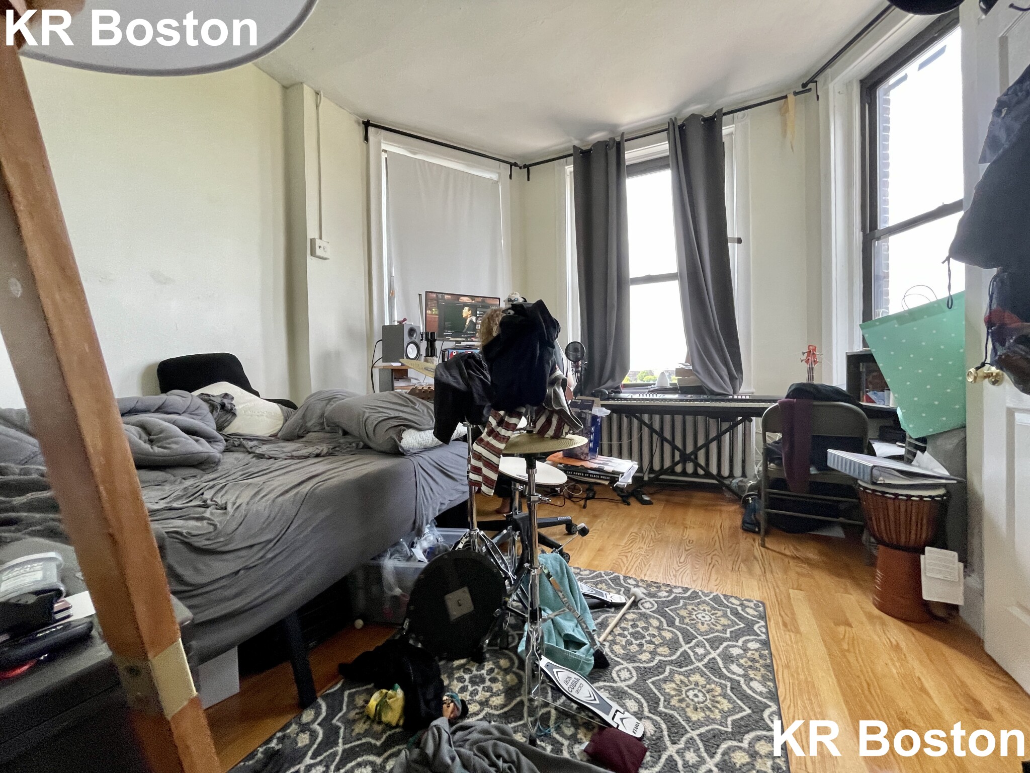 3 bed, 1 bath apartment for rent at 43 Bay State Rd Unit 4, Fenway — photo 18 of 24