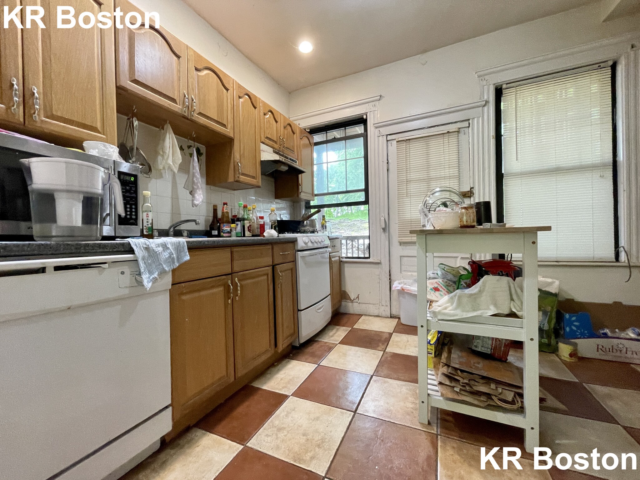 2 bed, 1 bath apartment for rent at 45 Gordon St Unit 2, Allston — photo 17 of 45