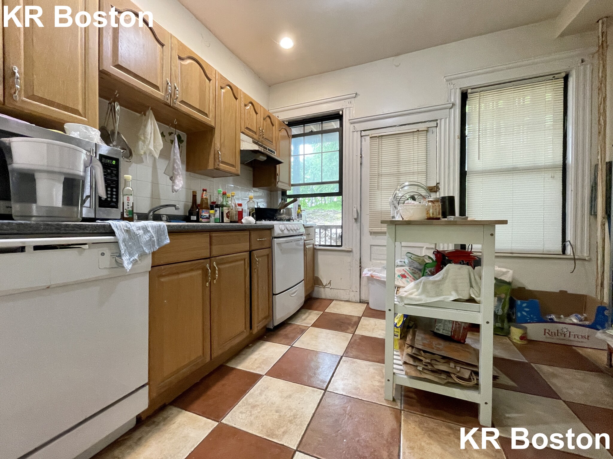 2 bed, 1 bath apartment for rent at 45 Gordon St Unit 2, Allston — photo 11 of 45