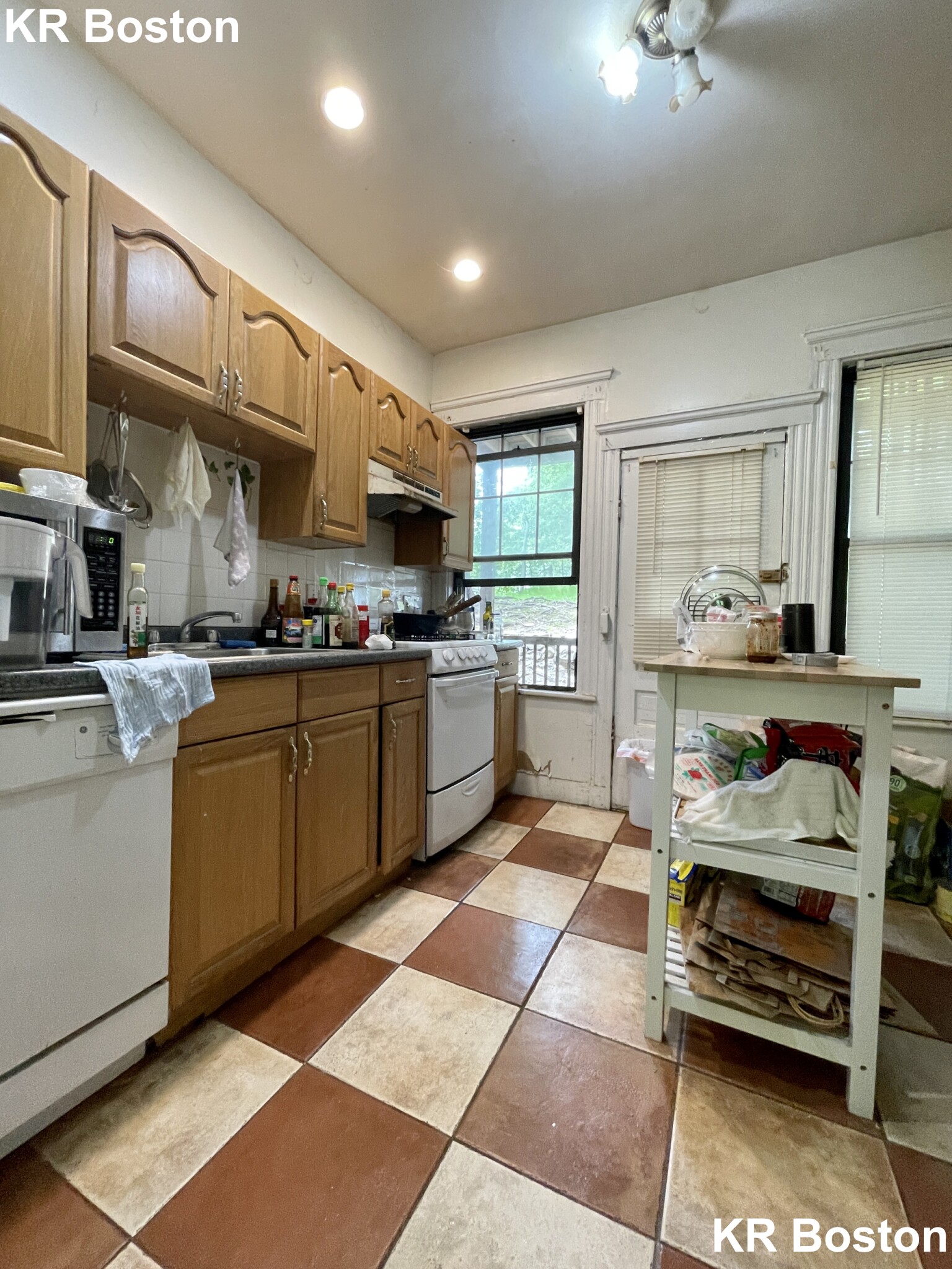 2 bed, 1 bath apartment for rent at 45 Gordon St Unit 2, Allston — photo 15 of 45