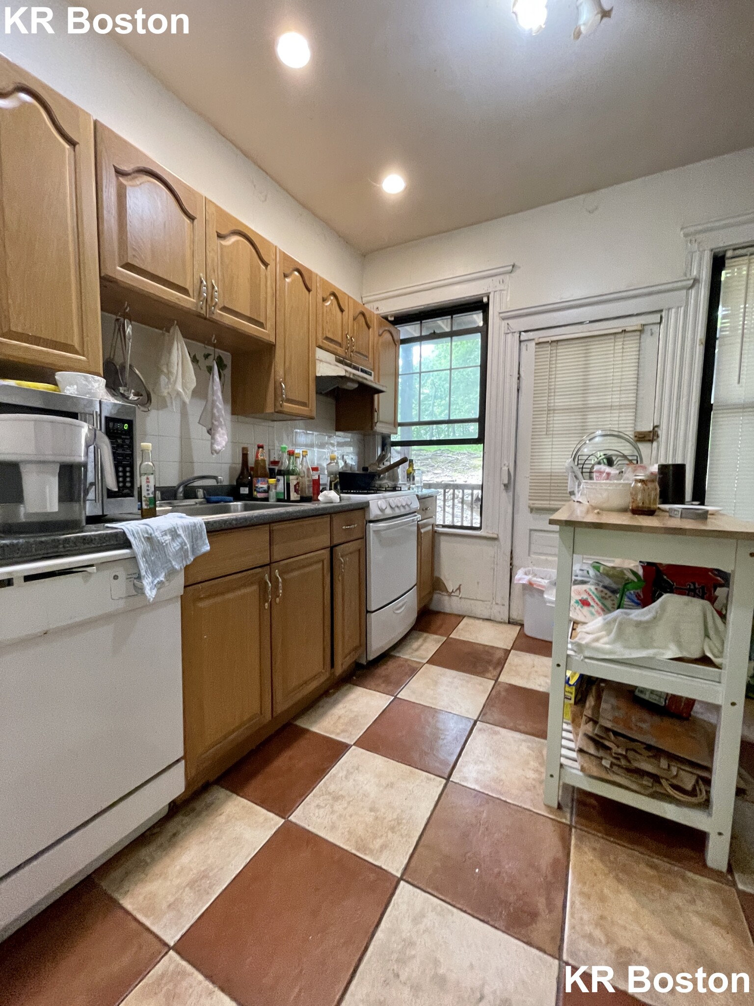 2 bed, 1 bath apartment for rent at 45 Gordon St Unit 2, Allston — photo 13 of 45