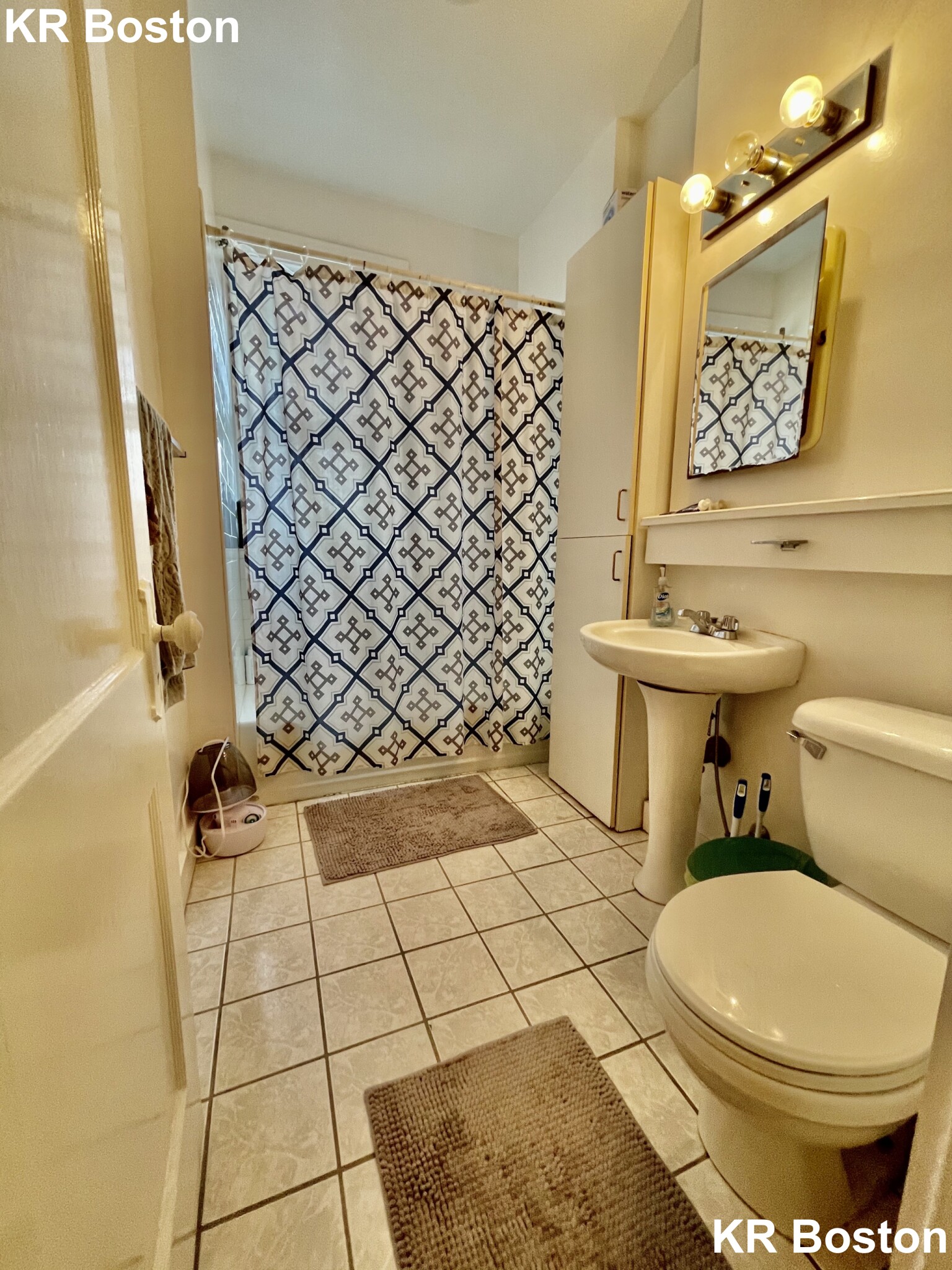 2 bed, 1 bath apartment for rent at 4 Carol Ave Unit 12, Brighton — photo 9 of 18