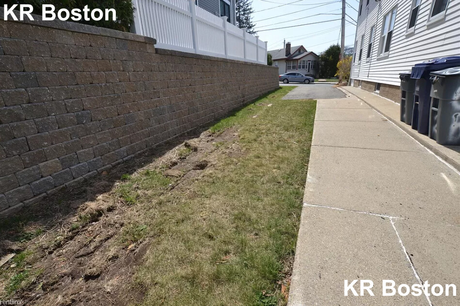 2 bed, 1 bath apartment for rent at 66 Breck Ave Unit 1, Brighton — photo 4 of 12