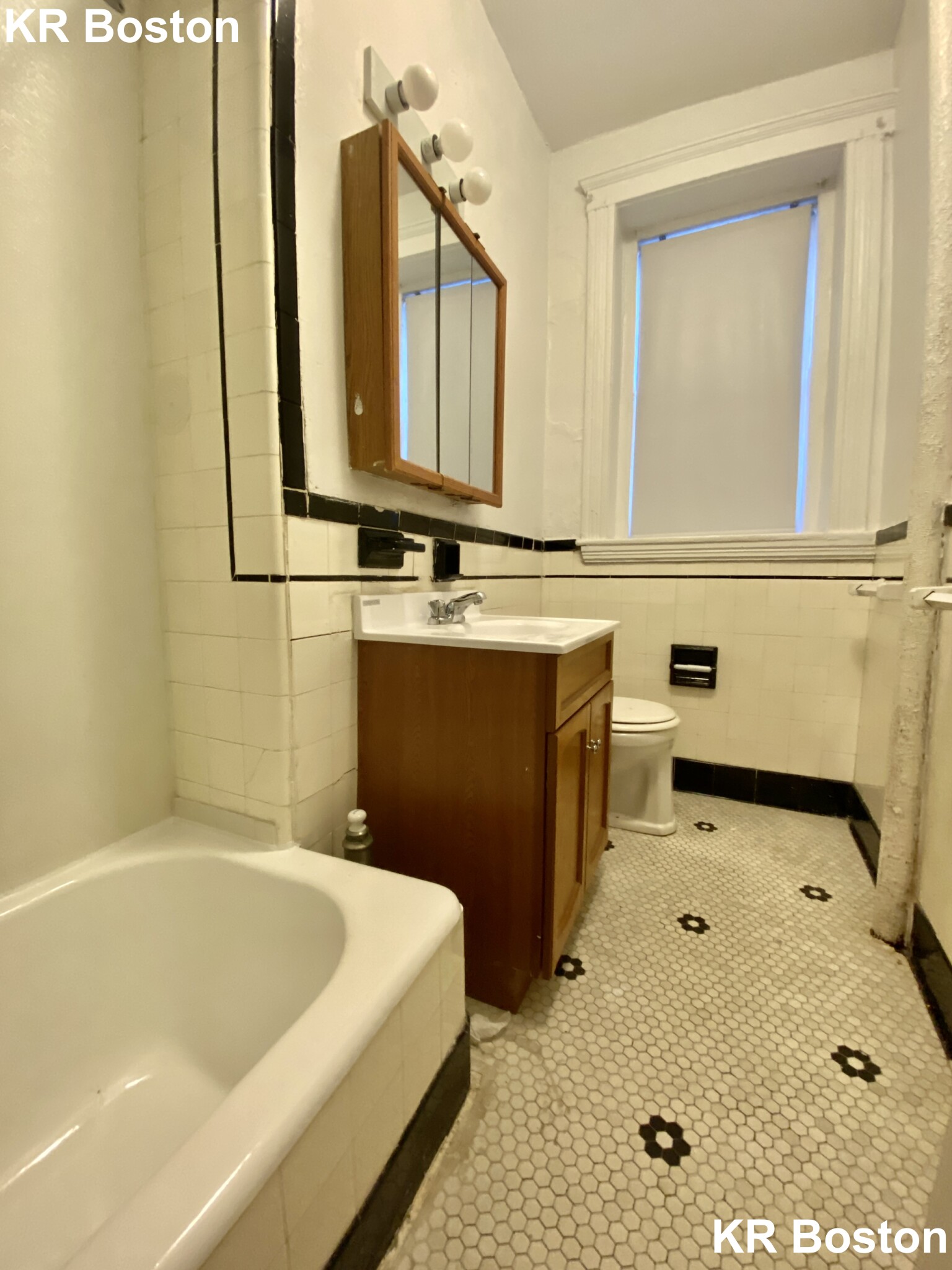 2135 Commonwealth Ave, Brighton