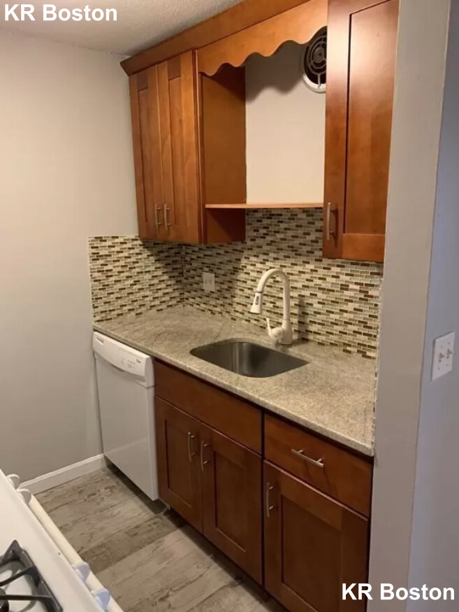 2 bed, 1 bath apartment for rent at 144 Kenrick St Unit 26, Brighton — photo 3 of 7