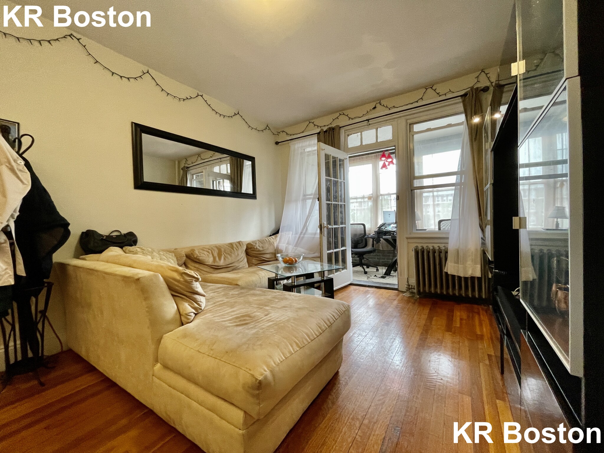 1 bed, 1 bath apartment for rent at 1638 Commonwealth Ave Unit 1, Brighton