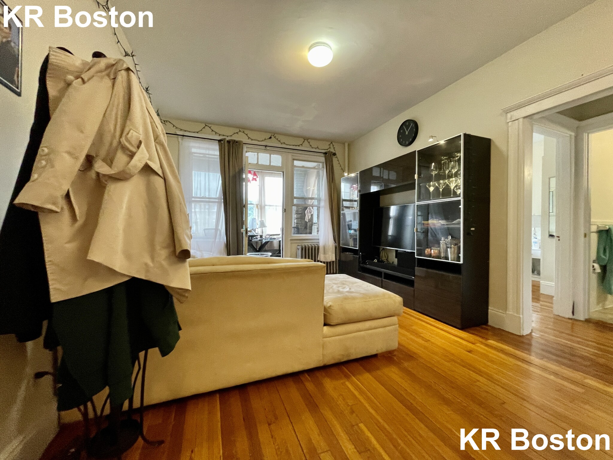 1 bed, 1 bath apartment for rent at 1638 Commonwealth Ave Unit 1, Brighton — photo 3 of 10