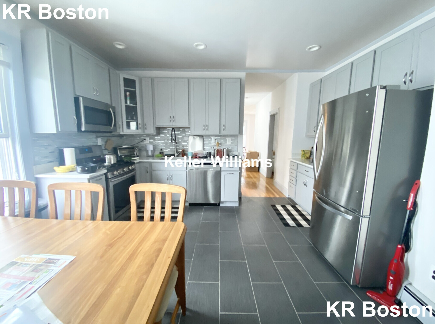 3 bed, 1 bath apartment for rent at 71 Calumet Unit 3, Mission Hill