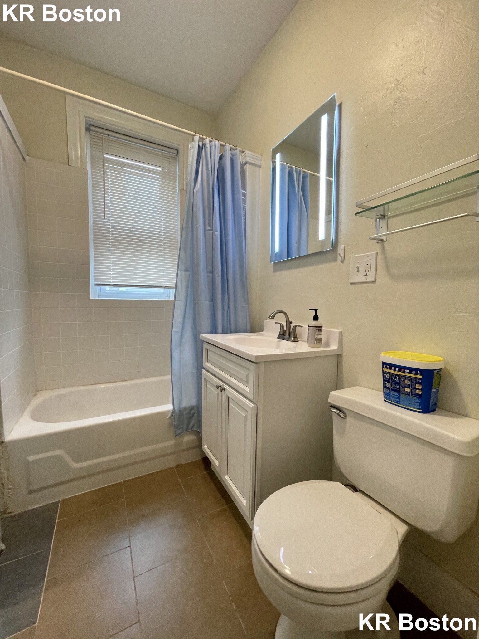 204 Hemenway St, Fenway