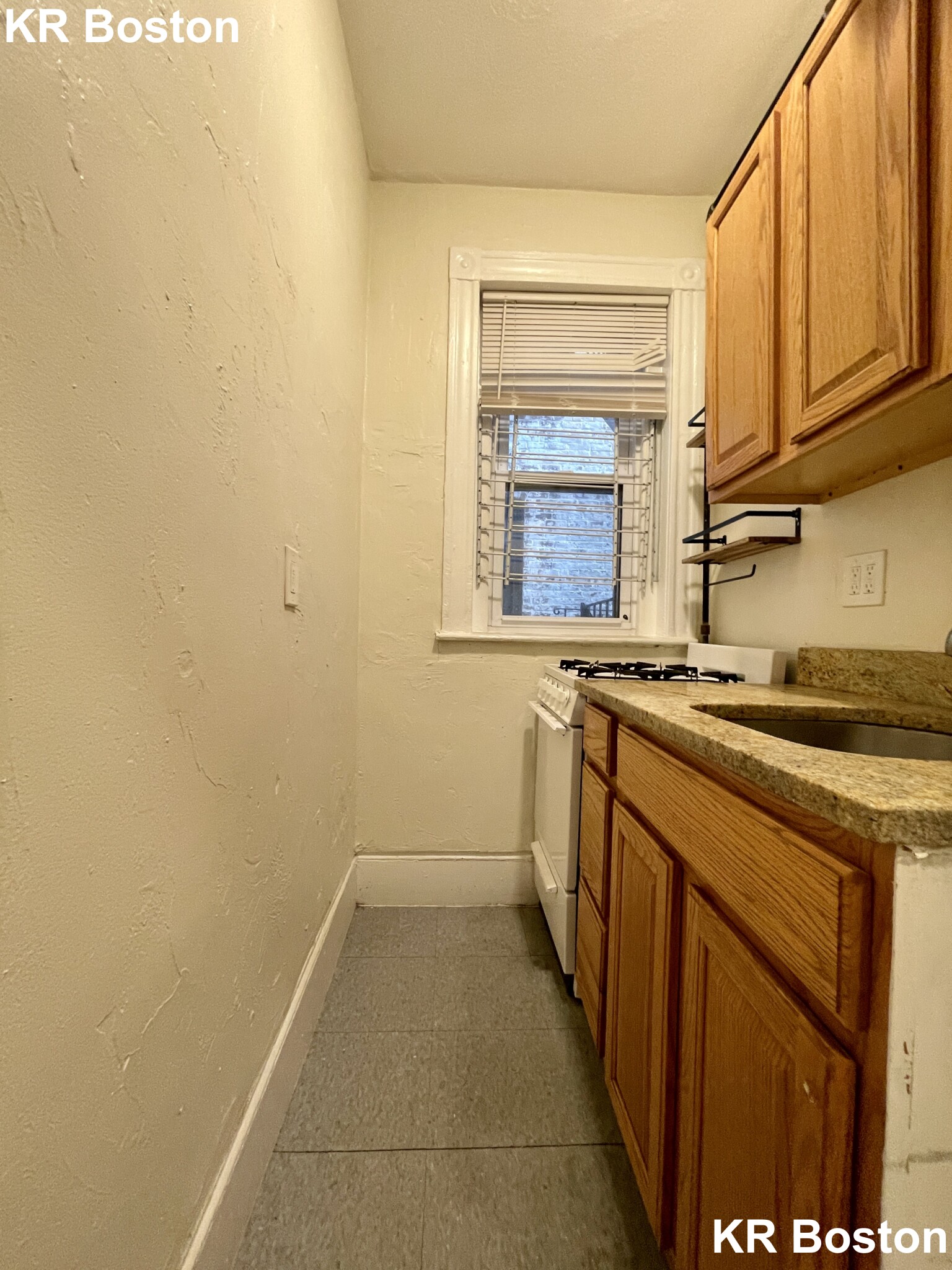 204 Hemenway St, Fenway