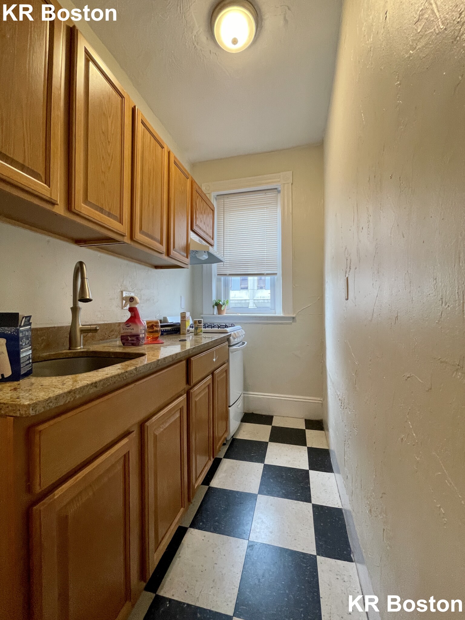 204 Hemenway St, Fenway